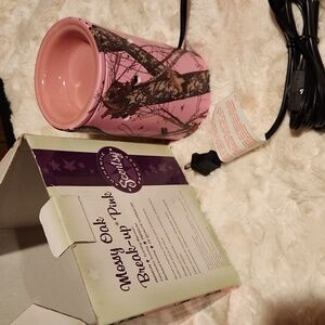 NEW mossy oak pink scentsy warmer!